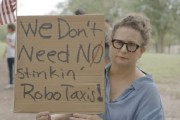 五行自测特斯拉在得州奥斯汀遭遇抗议活动：反对马斯克Robotaxi计划